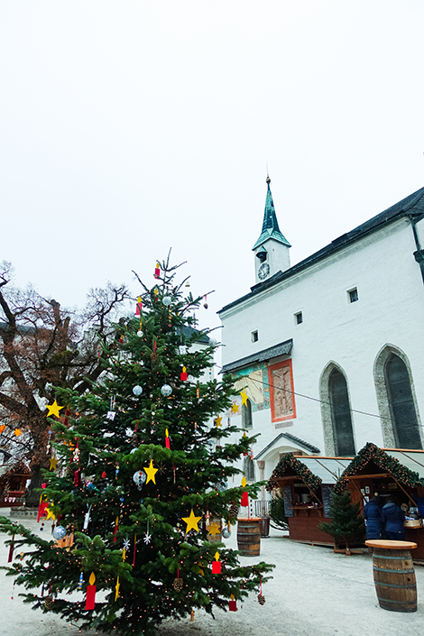 Miss USA 2011 Alyssa Campanella of The A List blog visits Salzburg, Austria Christmas markets