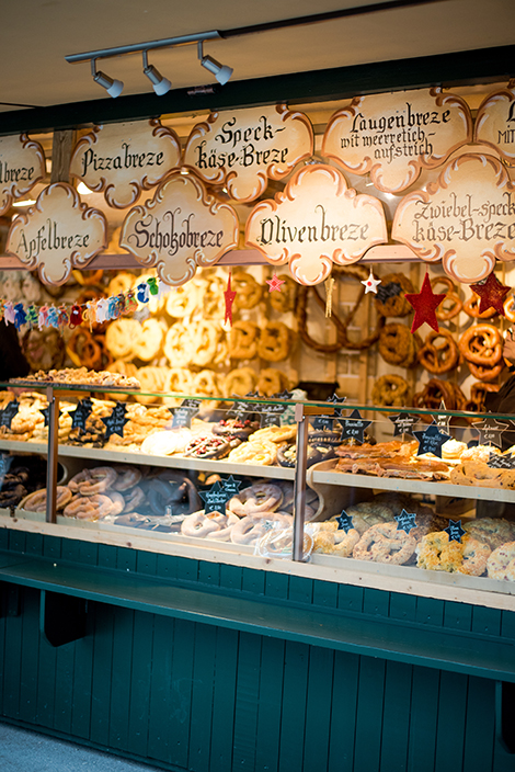 Miss USA 2011 Alyssa Campanella of The A List blog visits Salzburg, Austria Christmas markets