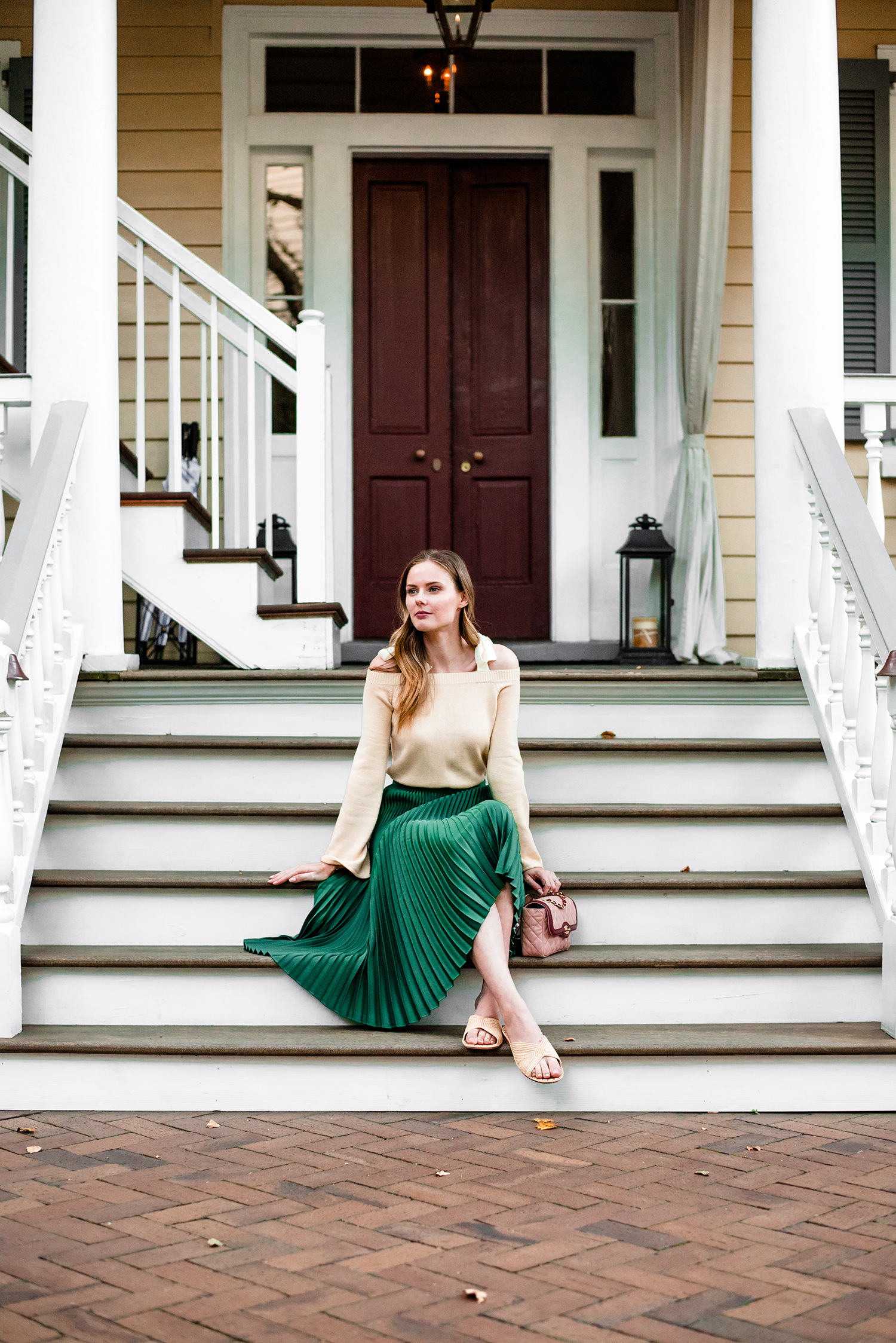 Alyssa Campanella of The A List blog's 48 Hours in Charleston itinerary wearing Club Monaco Annina skirt