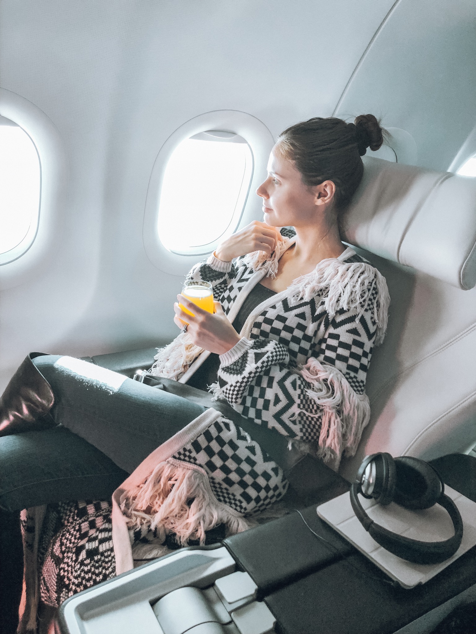 Alyssa Campanella of The A List blog travels to San Francisco with Alaska Airlines and Shopstyle wearing House of Harlow Ash Duster cardigan