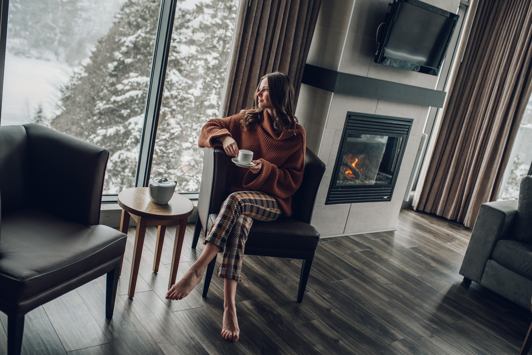 Alyssa Campanella of The A List blog visits Estérel Resort in Québec wearing Free People Park City sweater and Free People plaid pants