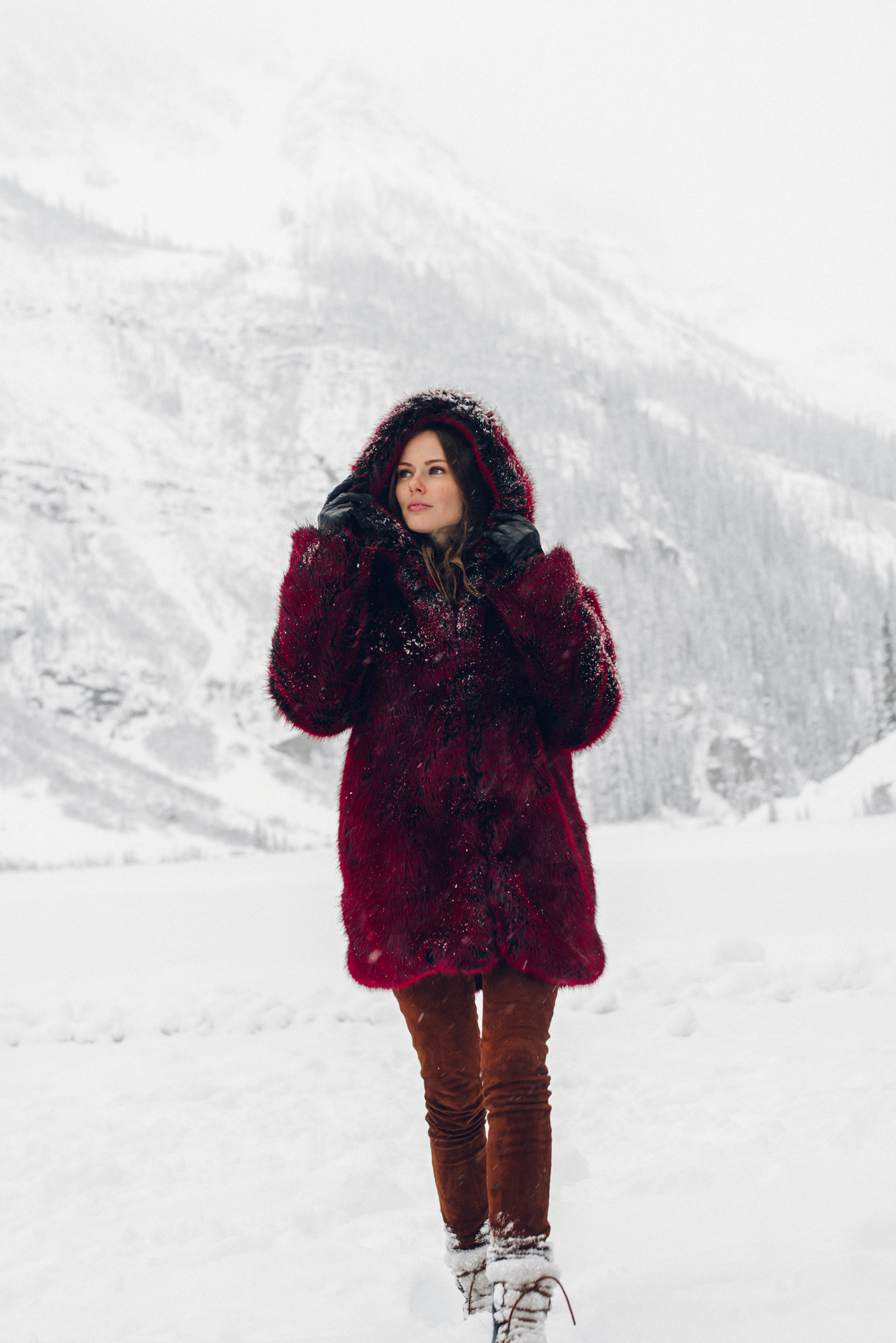 Alyssa Campanella of The A List blog experiences romance in the snow with her husband in Lake Louise, Alberta, Canada