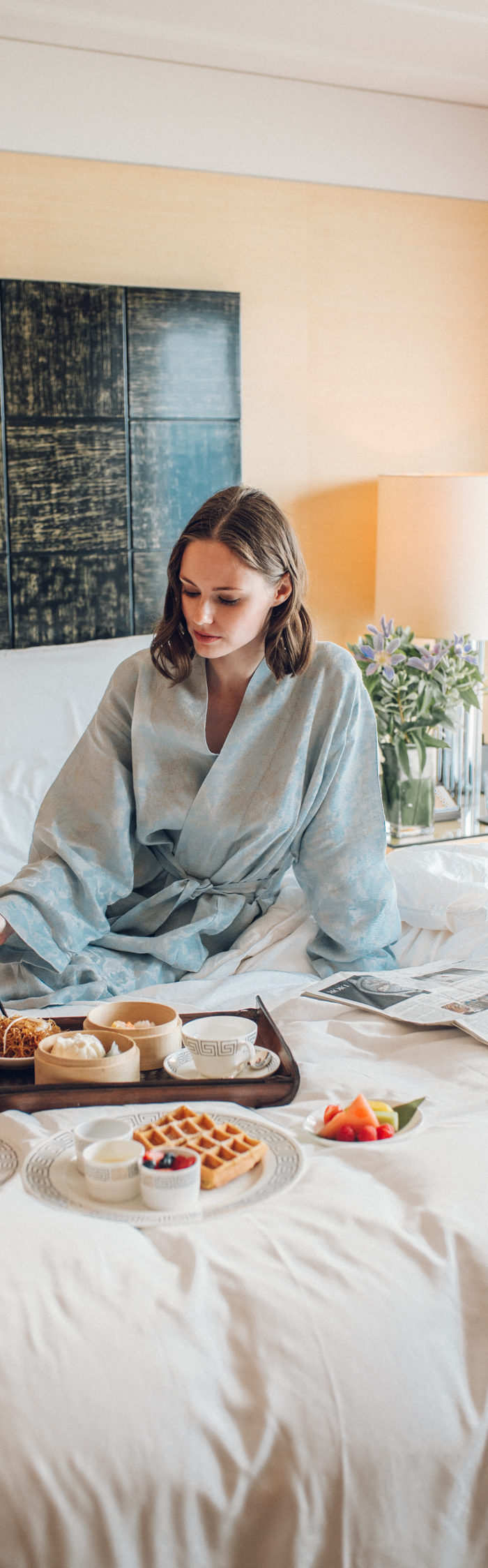 Miss USA 2011 Alyssa Campanella of The A List blog visits Mandarin Oriental Hong Kong and has breakfast in bed in the Meiji Suite